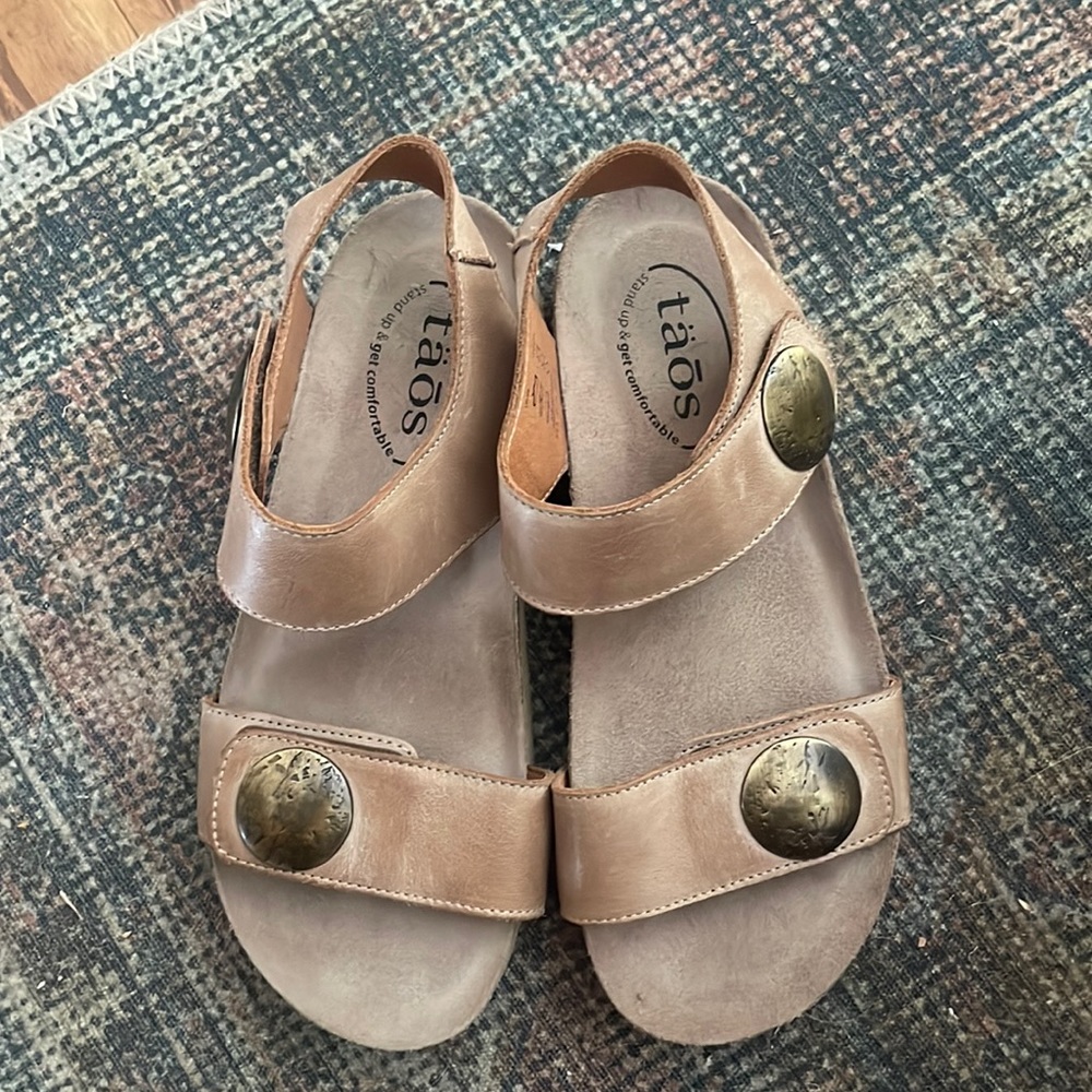Never worn size 5-5.5 Taos Luckie leather tan sandals.